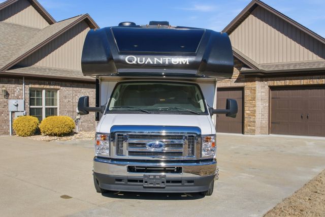 2022 Thor Motor Coach Quantum KW29