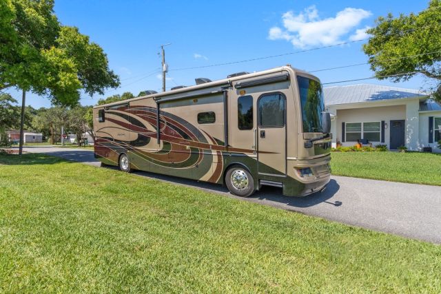 2018 Fleetwood Pace Arrow LXE 38K